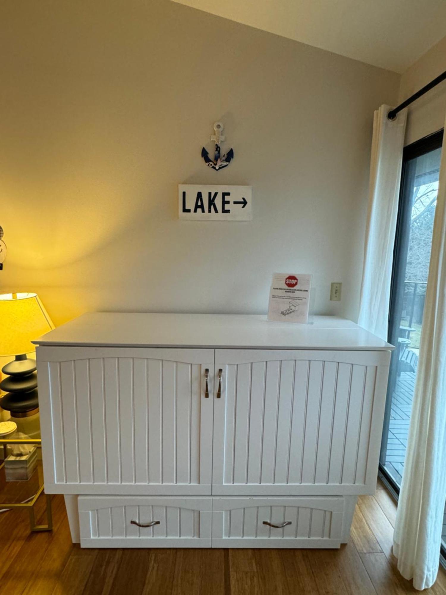 Newly Remodeled Mid-Century Modern Lake Condo Лейк Дженива Экстерьер фото