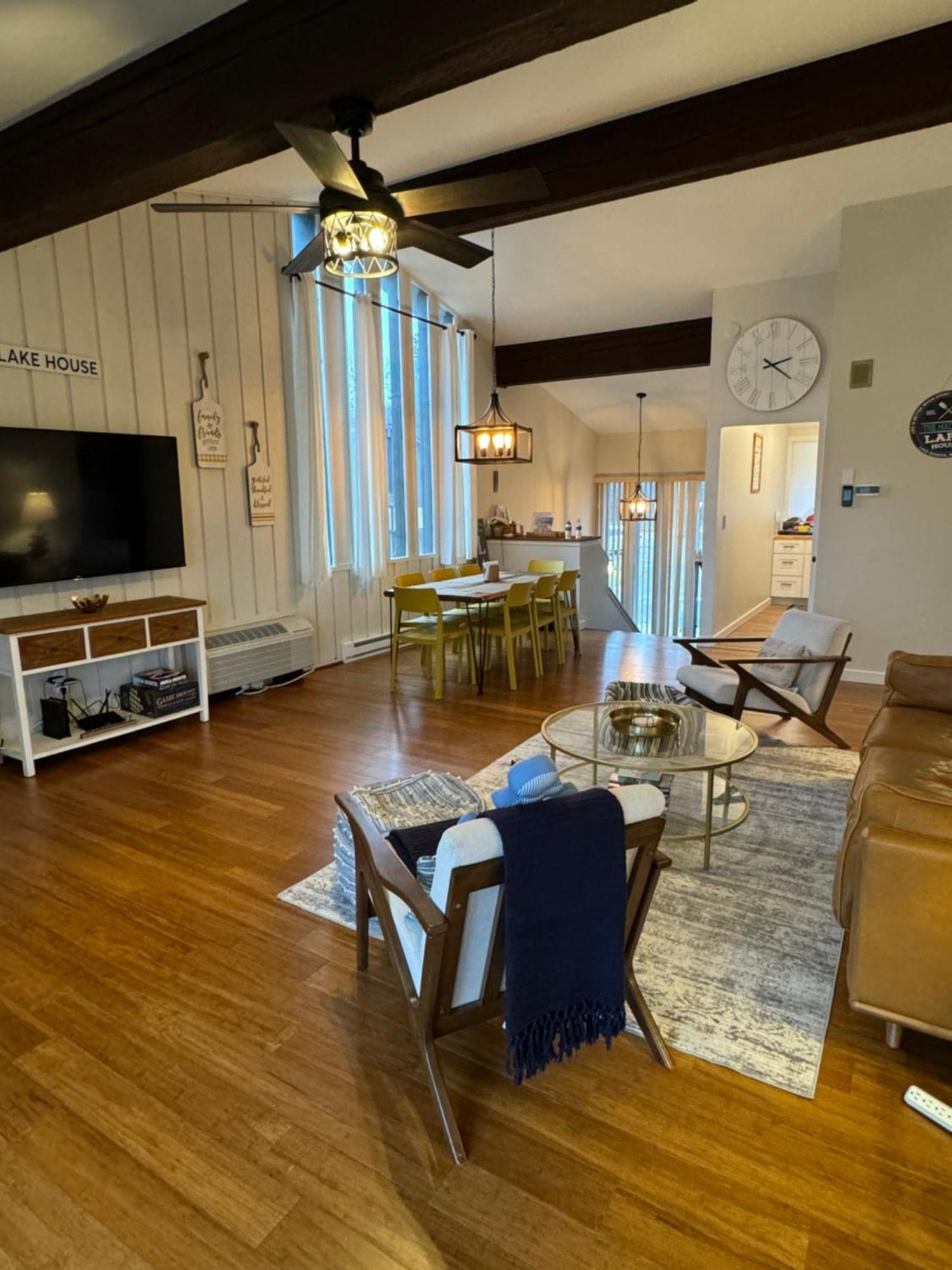 Newly Remodeled Mid-Century Modern Lake Condo Лейк Дженива Экстерьер фото